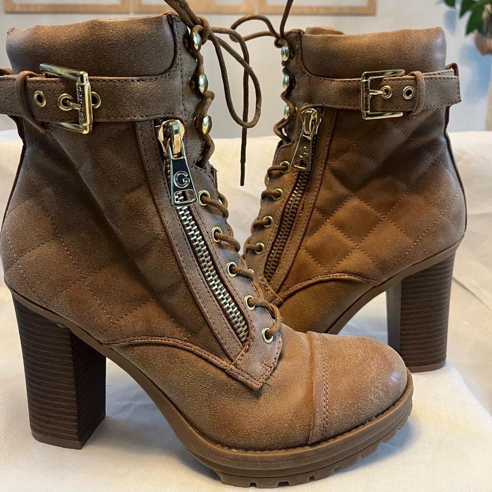 NWOB Tan G by Guess Quilted Booties